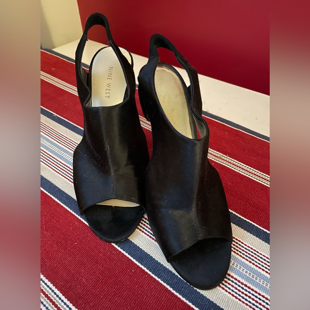Nine West high heeled pumps
